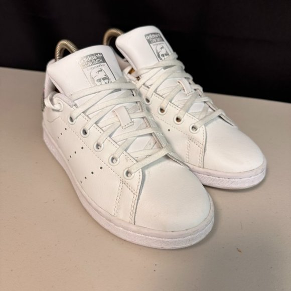 Size 4.5 Mens & 6.5 Womens  - Adidas Stan Smith Iridescent 2019 - Picture 1 of 10